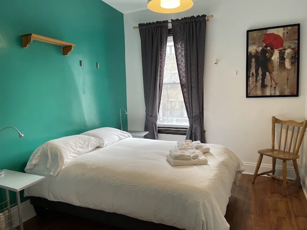 Barefoot Hostel Ottawa